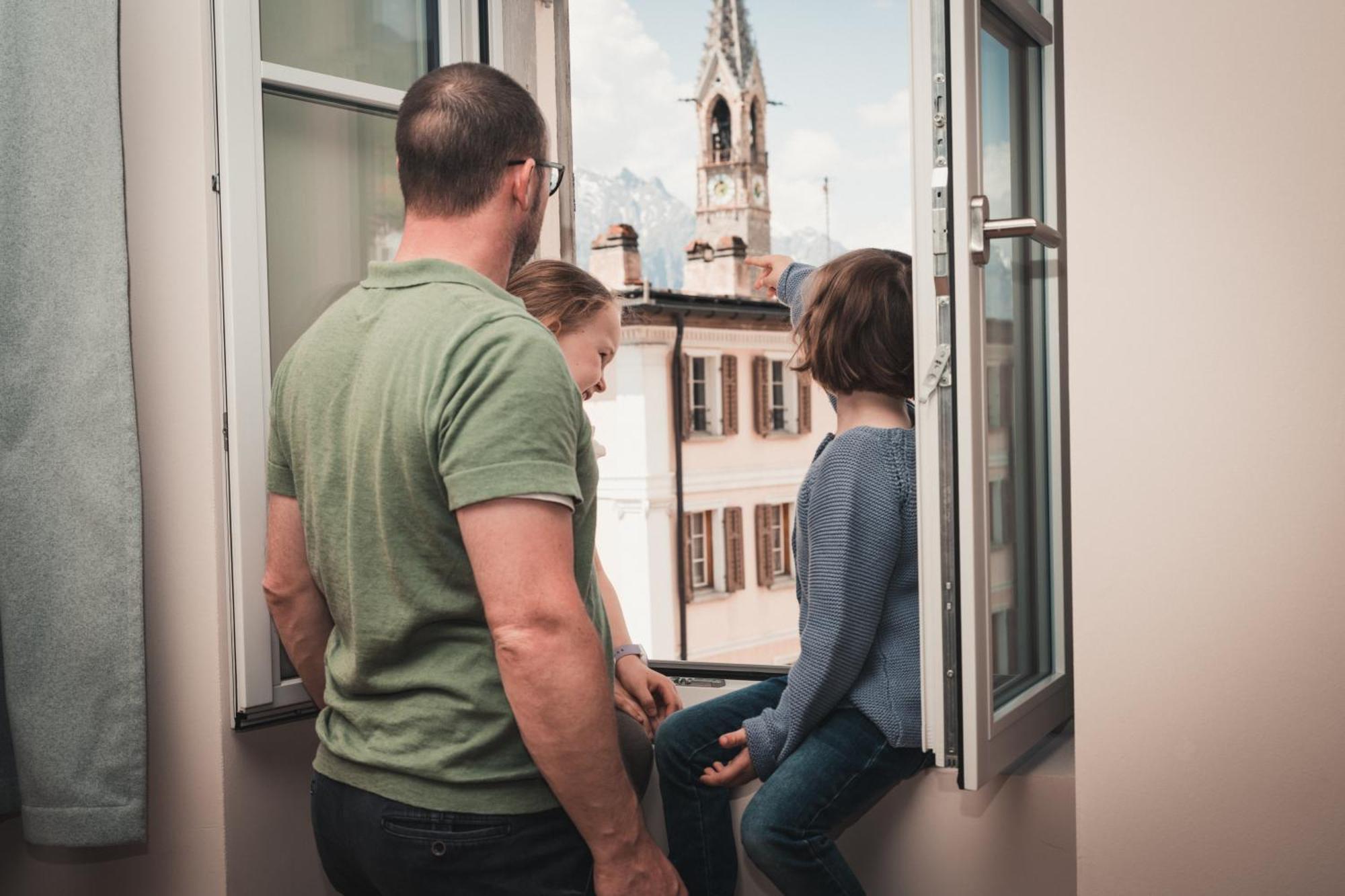 Chasa Fent, Sent Scuol Im Engadin Apartment Luaran gambar